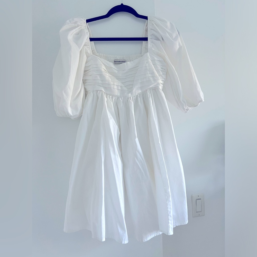 Small Abercrombie and fitch mini dress with puff sleeves